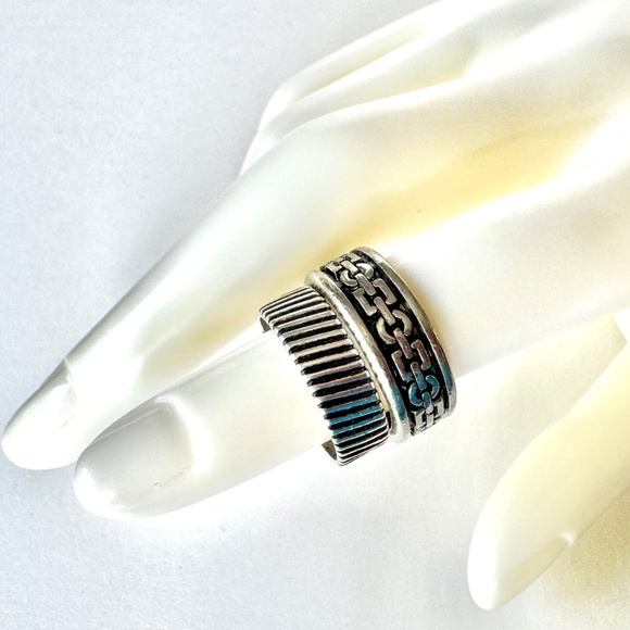 Set of 2 Rings, Size 6 1/2, Vintage Stacking Rings, Silver, Black - Picture 5 of 13